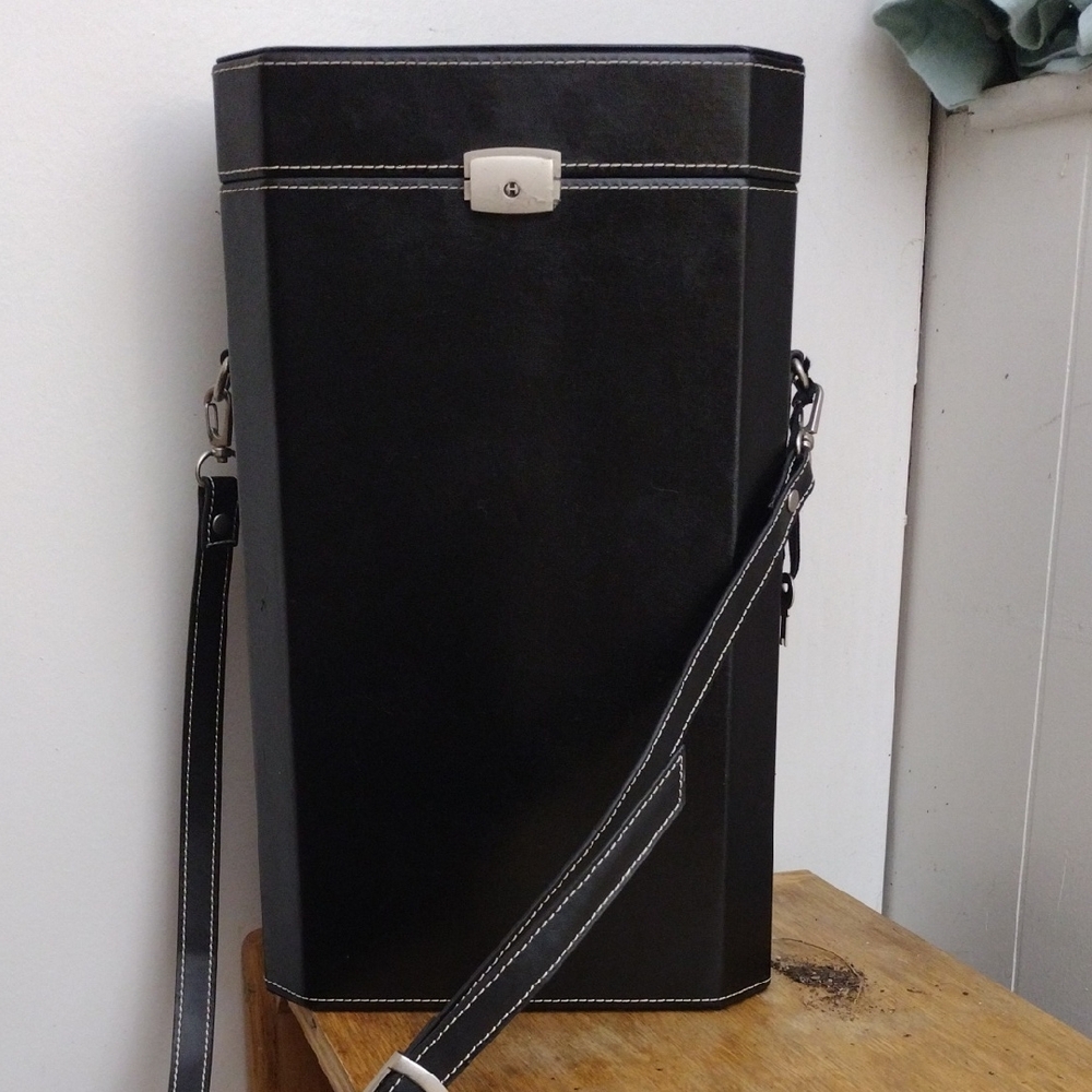 2 Bottle Wine Carrying Case With Lock And Key